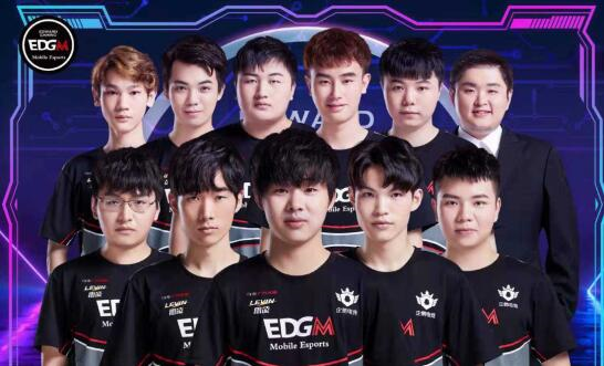 们对他在足 们对他在足