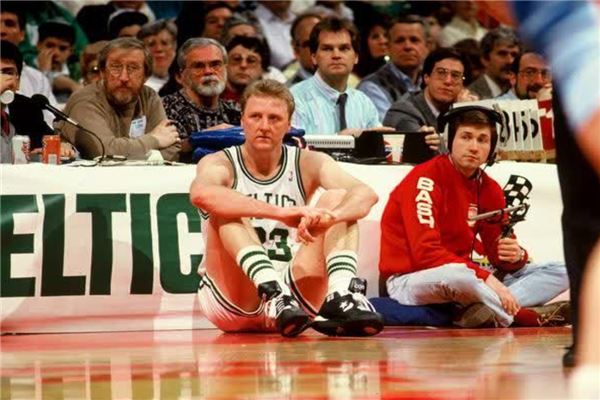 恭喜，瑞士媒体：扎卡的第三个女儿在当地时间周一早上出生.