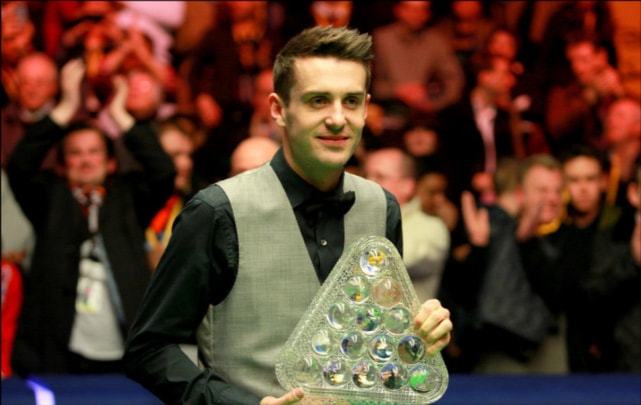 他仍旧保持 他仍旧保持