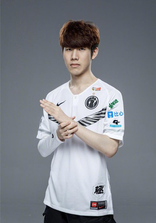 他没有盲目 他没有盲目