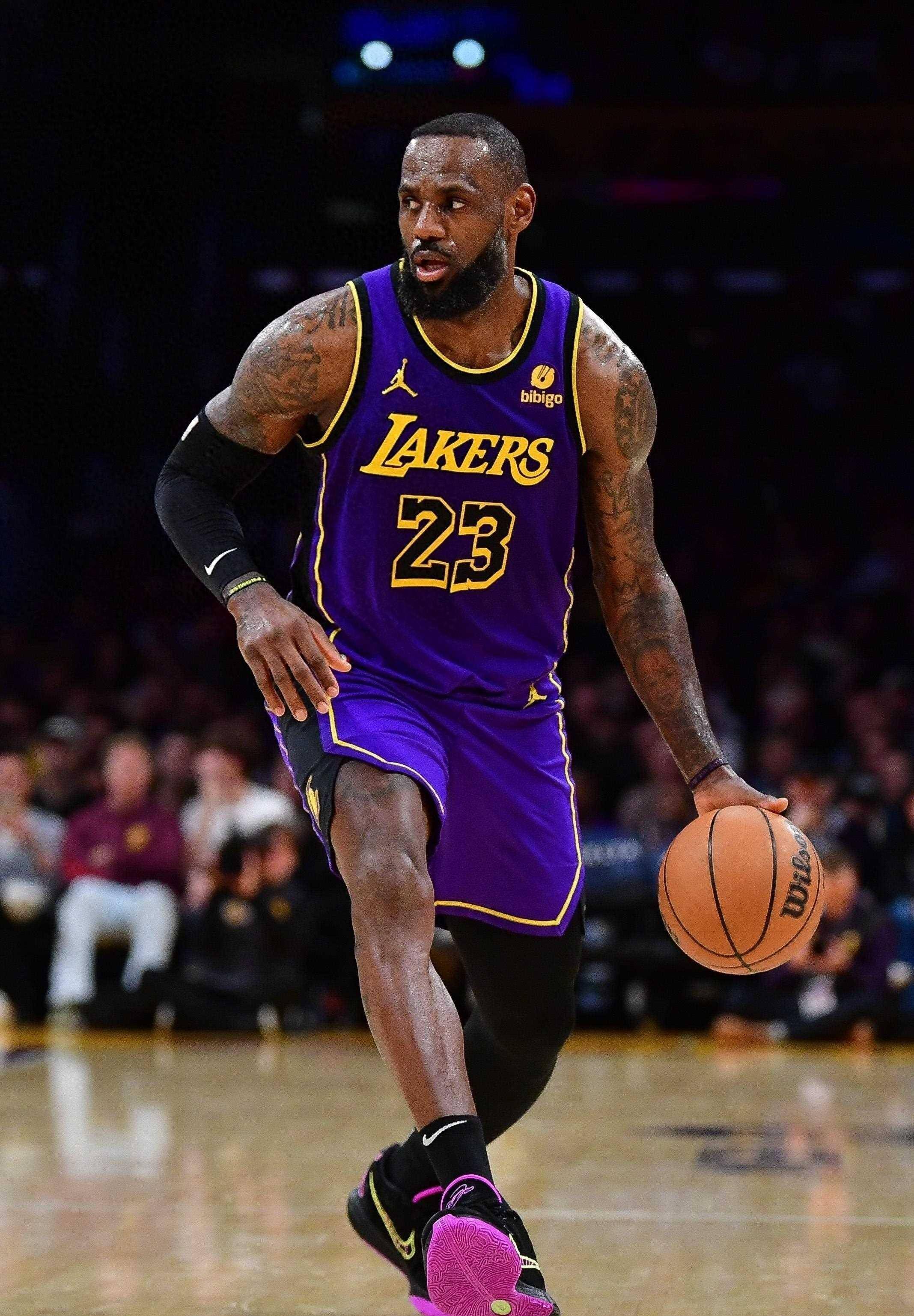 一边是东契 一边是东契